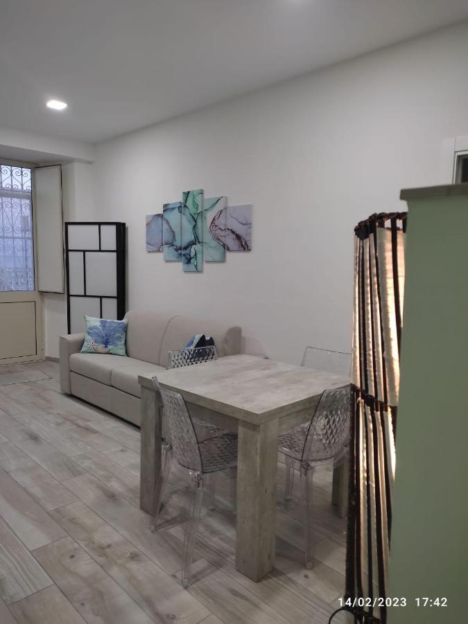 Apartamento Bilocale Fronte Mare Giardini-Naxos Exterior foto